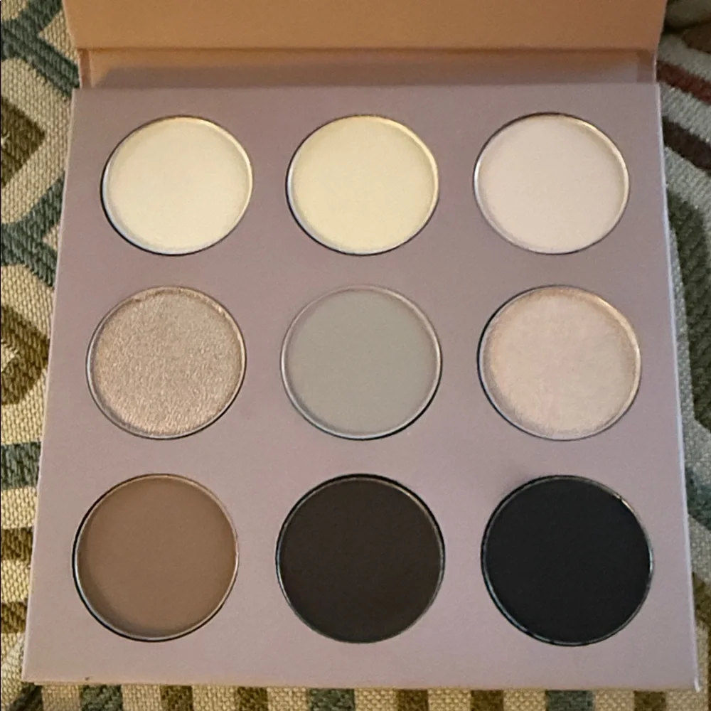 Cargo image nude cosmetics